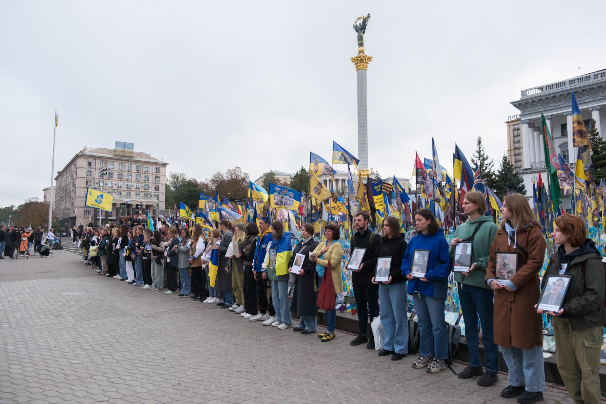 Зупинити час на мить: хто і коли придумав вшановувати жертв війни хвилиною мовчання
